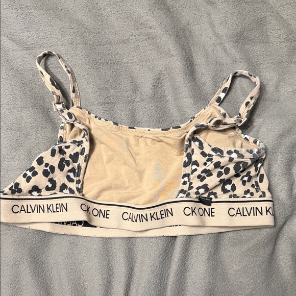 Calvin Klein Leopard Print Bralette - Picture 2 of 4